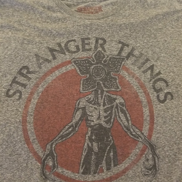 Rare Stranger Things Demogorgon T-Shirt XXL - Picture 2 of 4